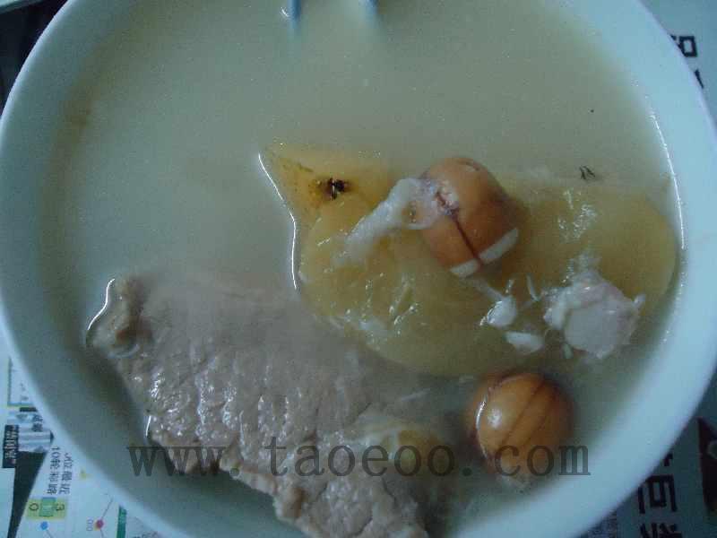 鲜百合莲子苹果瘦肉生鱼汤