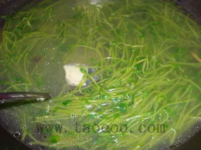 豆苗皮蛋汤