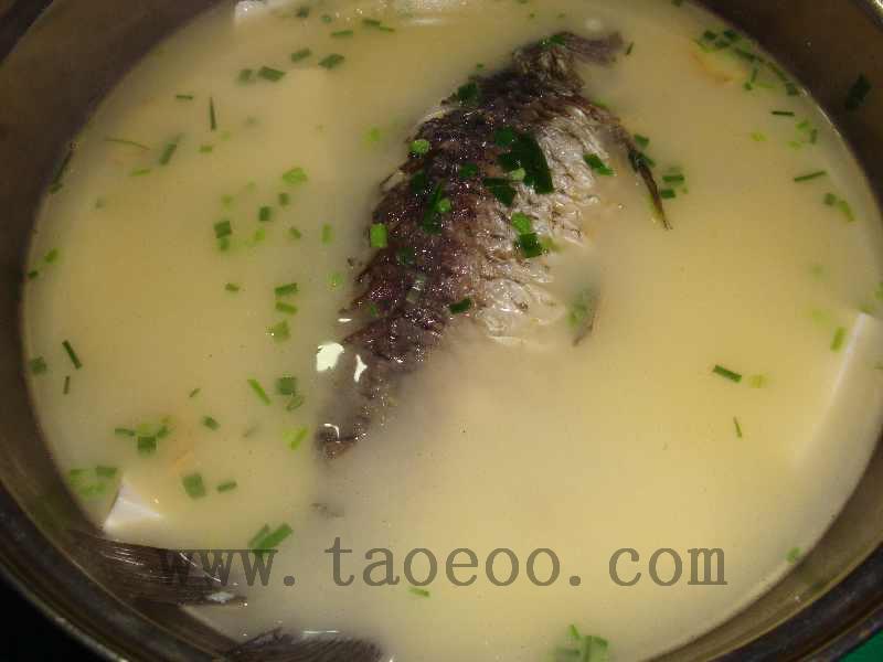鲫鱼豆腐汤